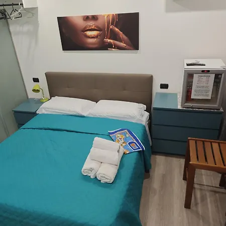 Small Πανσιόν Siderno